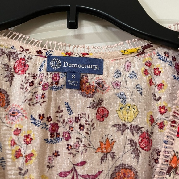 Democracy blouse, 100% rayon, size small - Picture 3 of 4